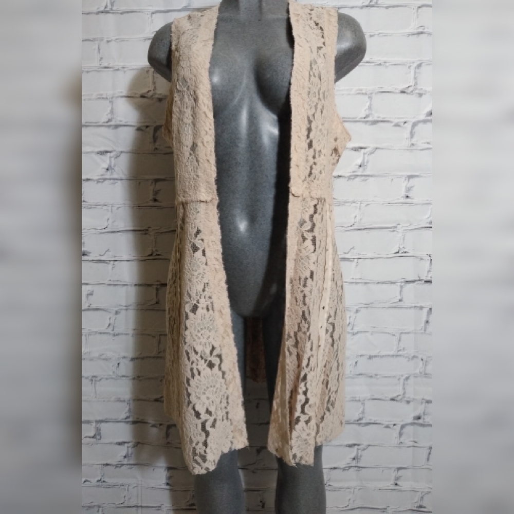 Women’s Beige Lace Sleeveless Duster Vest